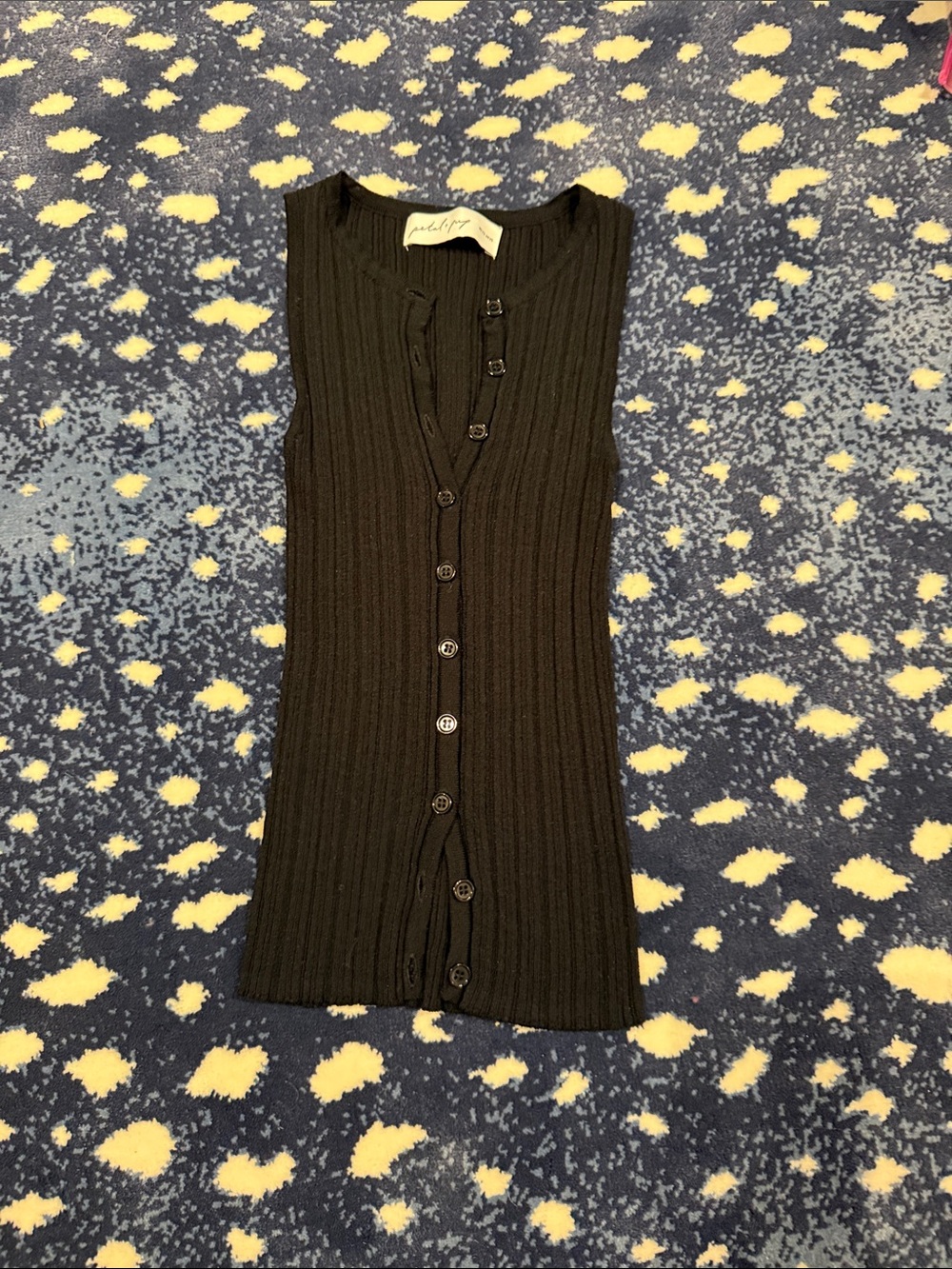 Petal & Pup Black Ribbed Knit Top with Button Detail. Size XS